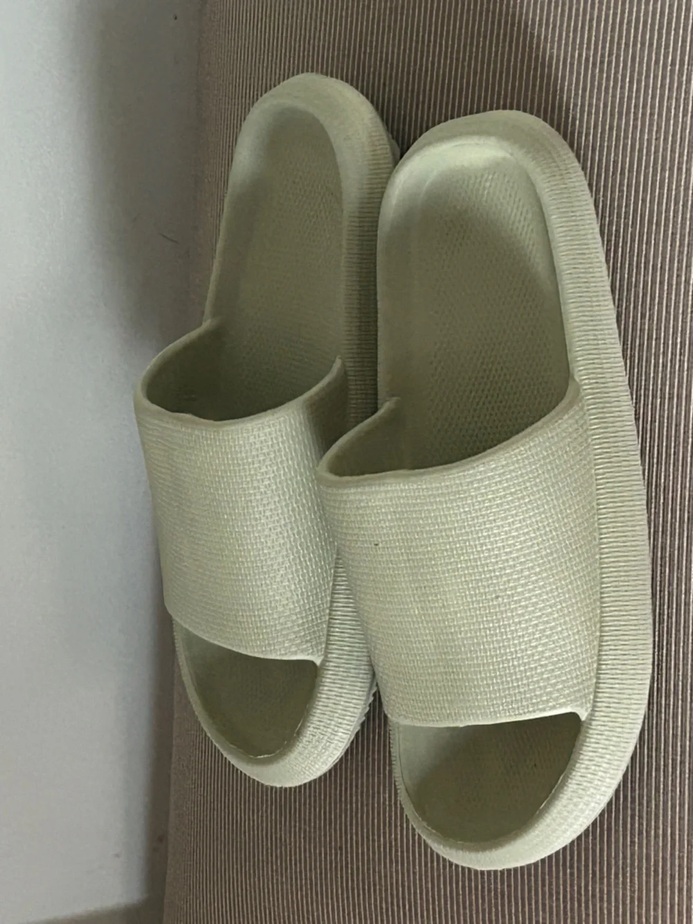 Women's Slide Sandals in Sage Green Pool Shoes Shower Shoes size 9